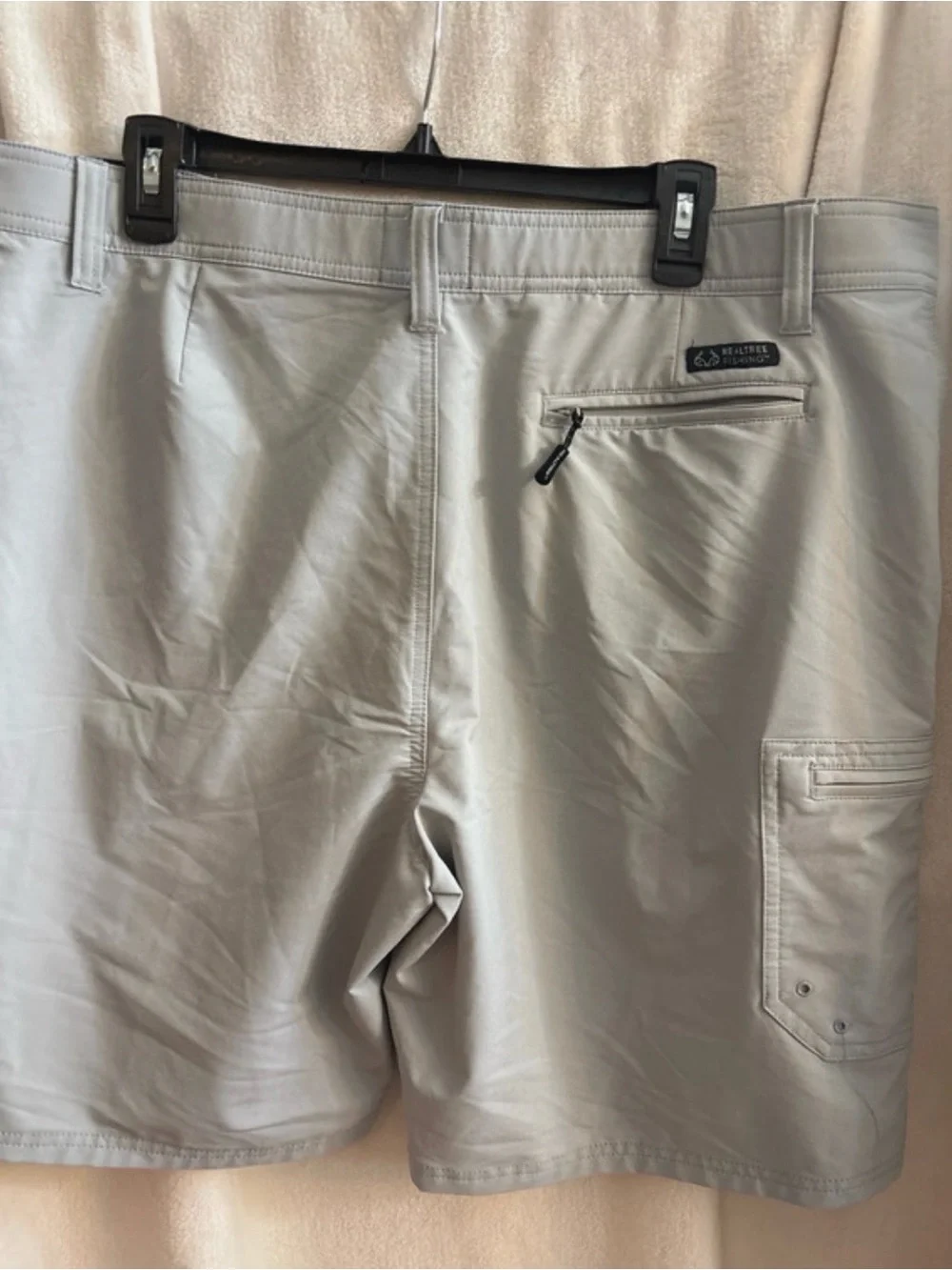 Realtree Fishing Men's Cargo Shorts - Black and Light Gray